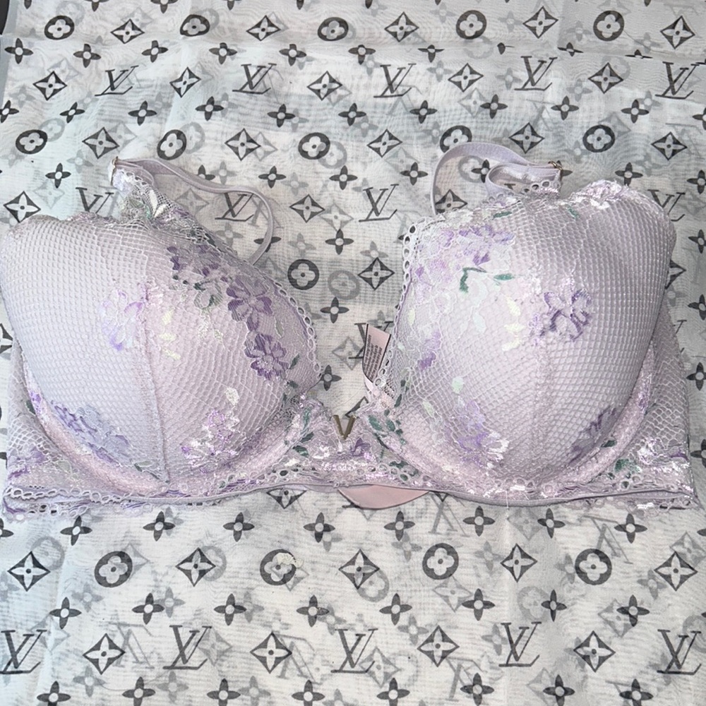 Victoria’s Secret bra